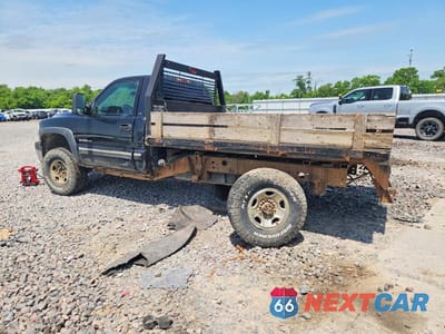 Drugie zdjęcie samochodu z przodu: 2001 CHEVROLET SILVERADO K2500 HEAVY DUTY VIN:1GCHK24U71E132795 - miniatura