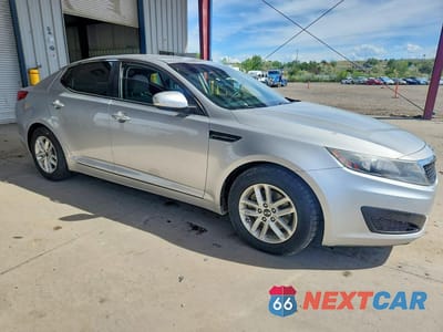 Czwarte zdjęcie samochodu z boku: 2011 KIA OPTIMA LX VIN:KNAGM4A75B5179774 - miniatura