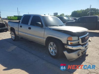 Czwarte zdjęcie samochodu z boku: 2005 GMC NEW SIERRA C1500 VIN:2GTEC13T851276639 - miniatura