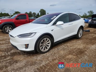 2018 TESLA MODEL X 5YJXCBE28JF112379 - główne zdjęcie licytacji z USA - miniatura
