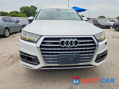 Piąte zdjęcie samochodu w środku: 2017 AUDI Q7 PRESTIGE VIN:WA1VAAF78HD048017 - miniatura