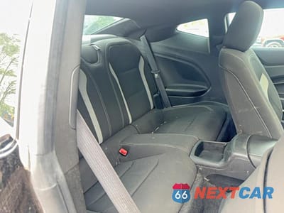 Zdjęcie 6 z 10 samochodu: 2018 CHEVROLET CAMARO LT VIN:1G1FB1RX5J0178829 - miniatura