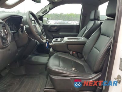 Zdjęcie 7 z 12 samochodu: 2019 CHEVROLET SILVERADO C1500 VIN:3GCNWAEH2KG252131 - miniatura