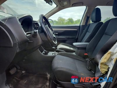 Zdjęcie 7 z 13 samochodu: 2016 MITSUBISHI OUTLANDER SE VIN:JA4AD3A34GZ020206 - miniatura
