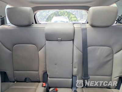Zdjęcie 10 z 13 samochodu: 2017 HYUNDAI SANTA FE SE ULTIMATE VIN:KM8SR4HF8HU254120 - miniatura