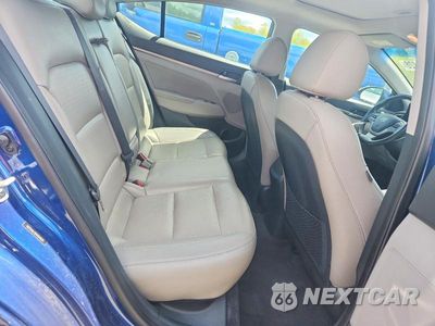 Zdjęcie 10 z 12 samochodu: 2017 HYUNDAI ELANTRA LIMITED VIN:5NPD84LF8HH004829 - miniatura