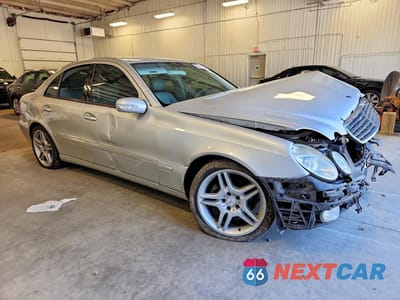 Czwarte zdjęcie samochodu z boku: 2004 MERCEDES-BENZ E 320 VIN:WDBUF65J04A414477 - miniatura