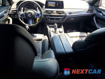 Zdjęcie 8 z 12 samochodu: 2020 BMW M550XI VIN:WBAJS7C02LBN96219 - miniatura