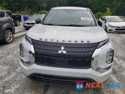 Piąte zdjęcie samochodu w środku: 2024 MITSUBISHI OUTLANDER SE VIN:JA4J3VA88RZ003891 - miniatura