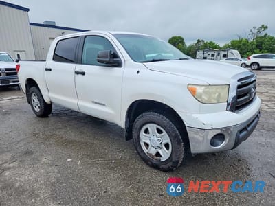 Czwarte zdjęcie samochodu z boku: 2011 TOYOTA TUNDRA CREWMAX SR5 VIN:5TFDM5F14BX019650 - miniatura