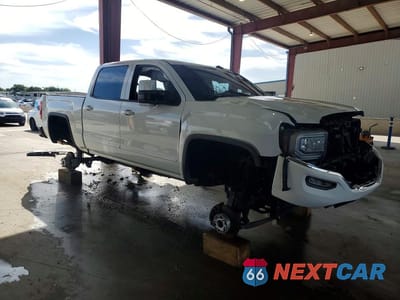 Czwarte zdjęcie samochodu z boku: 2016 GMC SIERRA K1500 SLE VIN:3GTU2MEC5GG100851 - miniatura