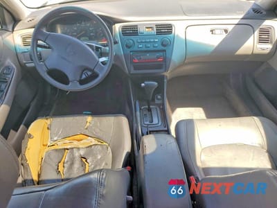 Zdjęcie 8 z 12 samochodu: 2001 HONDA ACCORD EX VIN:JHMCG66011C025250 - miniatura