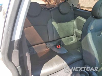 Zdjęcie 10 z 13 samochodu: 2009 MINI COOPER VIN:WMWMF33519TW72988 - miniatura