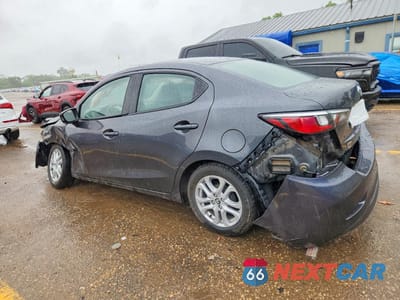 Drugie zdjęcie samochodu z przodu: 2018 TOYOTA YARIS IA BASE VIN:3MYDLBYV6JY323174 - miniatura