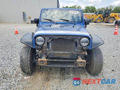 Piąte zdjęcie samochodu w środku: 2010 JEEP WRANGLER UNLIMITED SPORT VIN:1J4BA3H15AL143010 - miniatura