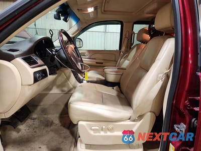 Zdjęcie 7 z 13 samochodu: 2008 CADILLAC ESCALADE LUXURY VIN:1GYFK63808R109472 - miniatura