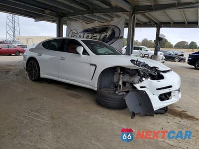 Czwarte zdjęcie samochodu z boku: 2016 PORSCHE PANAMERA 2 VIN:WP0AA2A72GL007131 - miniatura