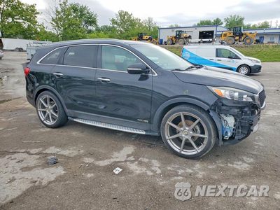 Czwarte zdjęcie samochodu z boku: 2017 KIA SORENTO LX V6 VIN:5XYPGDA54HG204219 - miniatura