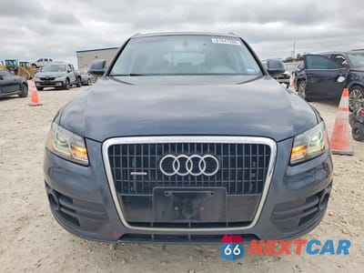 Piąte zdjęcie samochodu w środku: 2010 AUDI Q5 PREMIUM PLUS VIN:WA1LKAFP7AA096099 - miniatura
