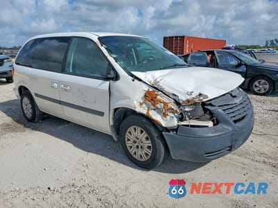 Czwarte zdjęcie samochodu z boku: 2006 CHRYSLER TOWN & COUNTRY VIN:1A4GP45R26B753741 - miniatura