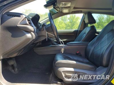 Zdjęcie 7 z 12 samochodu: 2019 TOYOTA CAMRY XLE V6 VIN:4T1BZ1HKXKU033041 - miniatura