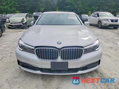 Piąte zdjęcie samochodu w środku: 2018 BMW 740 XE VIN:WBA7J2C50JG938391 - miniatura