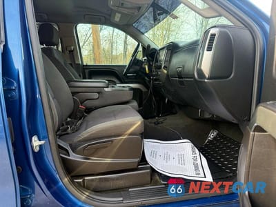 Piąte zdjęcie samochodu w środku: 2016 CHEVROLET SILVERADO K1500 LT VIN:1GCVKREC6GZ171154 - miniatura