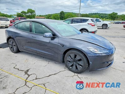 Czwarte zdjęcie samochodu z boku: 2025 TESLA MODEL 3 VIN:5YJ3E1EB7SF884084 - miniatura