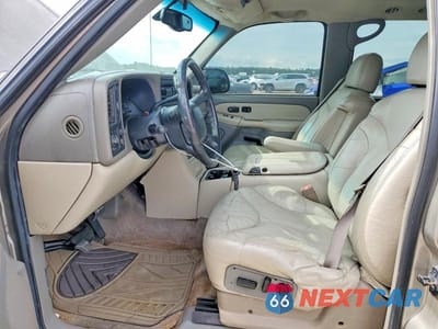 Zdjęcie 7 z 13 samochodu: 2000 GMC YUKON XL VIN:3GKEC16T1YG166026 - miniatura