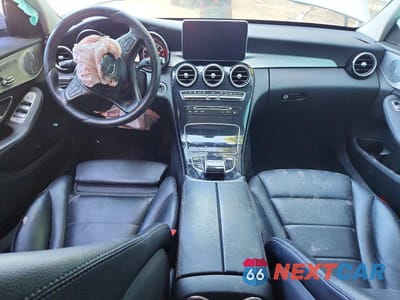 Zdjęcie 8 z 12 samochodu: 2016 MERCEDES-BENZ C 300 4MATIC VIN:55SWF4KB9GU102874 - miniatura
