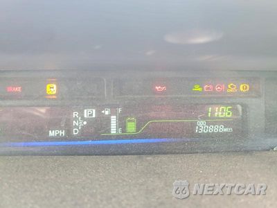 Zdjęcie 9 z 12 samochodu: 2017 TOYOTA PRIUS V TWO VIN:JTDZN3EU5HJ059914 - miniatura