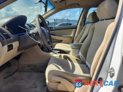 Zdjęcie 7 z 12 samochodu: 2003 HONDA ACCORD LX VIN:1HGCM56373A087038 - miniatura