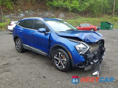 Czwarte zdjęcie samochodu z boku: 2023 KIA SPORTAGE EX VIN:5XYK3CAFXPG030292 - miniatura