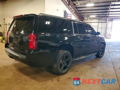 Trzecie zdjęcie samochodu z tyłu: 2018 CHEVROLET SUBURBAN K1500 LT VIN:1GNSKHKC8JR357682 - miniatura