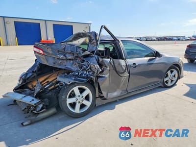 Trzecie zdjęcie samochodu z tyłu: 2014 TOYOTA CAMRY SE VIN:4T1BF1FKXEU329550 - miniatura