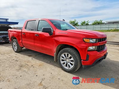 Czwarte zdjęcie samochodu z boku: 2022 CHEVROLET SILVERADO LTD K1500 CUSTOM VIN:3GCPYBEK4NG143615 - miniatura