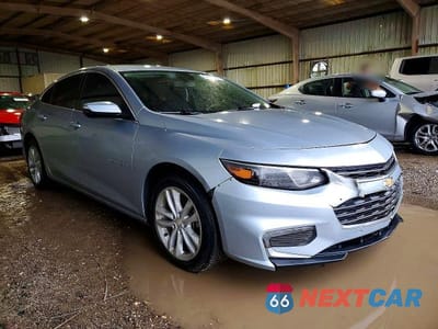 Czwarte zdjęcie samochodu z boku: 2017 CHEVROLET MALIBU LT VIN:1G1ZE5ST1HF142131 - miniatura