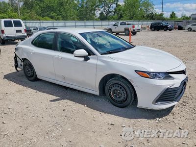 Czwarte zdjęcie samochodu z boku: 2024 TOYOTA CAMRY LE VIN:4T1C11AK1RU860880 - miniatura