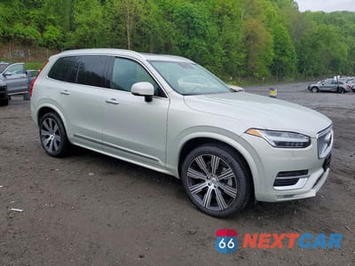 Czwarte zdjęcie samochodu z boku: 2022 VOLVO XC90 T6 INSCRIPTION VIN:YV4A22PL2N1798705 - miniatura