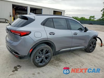 Trzecie zdjęcie samochodu z tyłu: 2022 BUICK ENVISION PREFERRED VIN:LRBAZLR40ND032236 - miniatura
