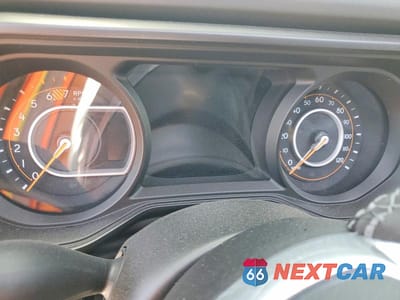 Zdjęcie 9 z 14 samochodu: 2026 JEEP WRANGLER SAHARA VIN:1C4PJXEN1TW179787 - miniatura