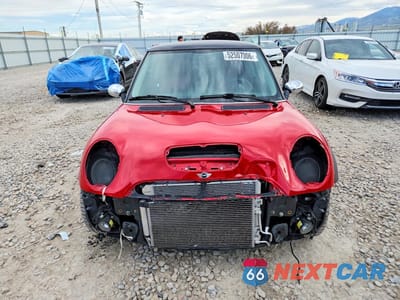 Piąte zdjęcie samochodu w środku: 2004 MINI COOPER S VIN:WMWRE33494TD87449 - miniatura