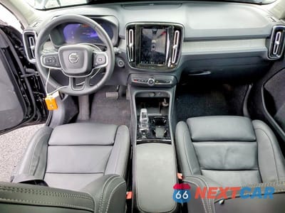 Zdjęcie 8 z 14 samochodu: 2025 VOLVO XC40 PLUS VIN:YV4L12UC8S2464443 - miniatura