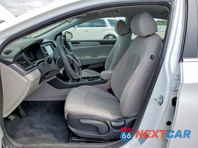 Zdjęcie 7 z 12 samochodu: 2019 HYUNDAI SONATA SE VIN:5NPE24AF8KH782354 - miniatura