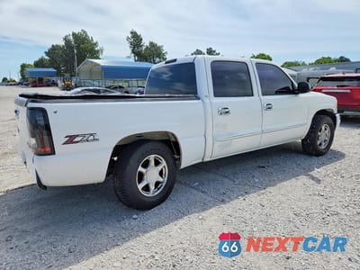 Trzecie zdjęcie samochodu z tyłu: 2005 GMC NEW SIERRA C1500 VIN:2GTEC13T951345824 - miniatura