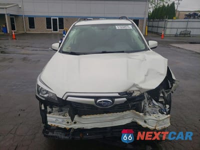 Piąte zdjęcie samochodu w środku: 2019 SUBARU FORESTER PREMIUM VIN:JF2SKAGC4KH564944 - miniatura