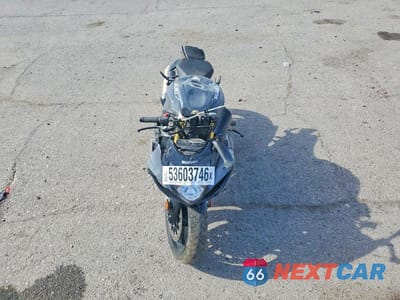 Piąte zdjęcie samochodu w środku: 2025 SUZUKI GSX-R750 VIN:JS1GR7MAXS7101356 - miniatura