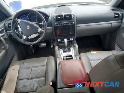 Zdjęcie 8 z 13 samochodu: 2004 PORSCHE CAYENNE S VIN:WP1AB29P04LA69462 - miniatura