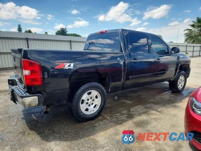 Trzecie zdjęcie samochodu z tyłu: 2013 CHEVROLET SILVERADO K1500 LT VIN:3GCPKSE73DG257830 - miniatura