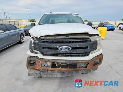 Piąte zdjęcie samochodu w środku: 2019 FORD F150 SUPER CAB VIN:1FTEX1CB3KKD32820 - miniatura